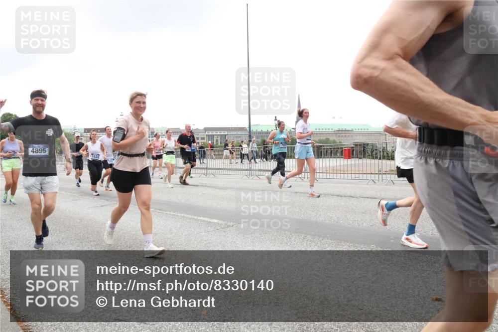 29.06.2025 - hella hamburg halbmarathon Lena Gebhardt http://msf.ph/oto/8330140 29.06.2025 10:47:30 Lombardsbrücke 4895, 1523, 1045, 1185, 1434, 1463, 1523, 1593, 1607, 1639, 1704, 1926, 1961, 2148, 2407, 2537, 2555, 2704, 2790, 2882, 2994, 3339, 4037, 4184, 4239, 4325, 4423, 4483, 4806, 4895, 4974, 4975, 5621, 5622, 5895, 6255, 6256, 6485, 6879, 6995, 7073, 7403, 7430, 7431, 7630, 7631, 7970, 8105, 8131, 8270, 8550, 8706, 8915, 8953, 8967, 9018, 9687, 10991, 11351, 11458, 11730, 11738, 11802, 11909, 12431 meine-sportfotos.de