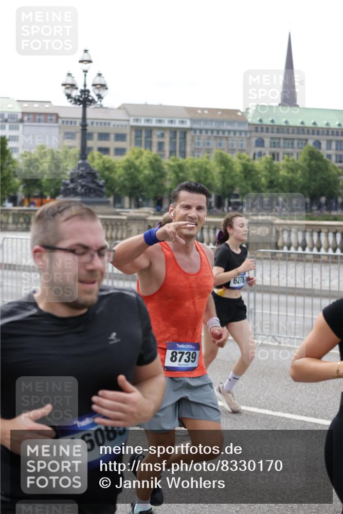 29.06.2025 - hella hamburg halbmarathon Jannik Wohlers http://msf.ph/oto/8330170 29.06.2025 10:40:11 Lombardsbrücke 1323, 2042, 2173, 2206, 2762, 2763, 3293, 3306, 4044, 4411, 4612, 4906, 4972, 5059, 5702, 6076, 6163, 6229, 6278, 6280, 6363, 7956, 8307, 8378, 8391, 8739, 9000, 9468, 9946, 10166, 10920, 10940, 11513, 11514, 12981, 13030, 13145, 13773, 14341, 15154, 15905, 15933, 16085, 16955, 17267, 17959, 18101, 18110, 18213, 18353, 18490, 18771, 18946, 19168 meine-sportfotos.de