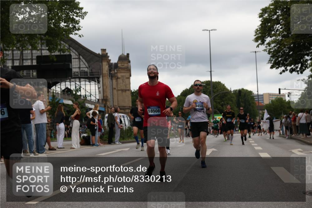 29.06.2025 - hella hamburg halbmarathon Yannick Fuchs http://msf.ph/oto/8330213 29.06.2025 10:51:39 20KM 1200, 1239, 1563, 1611, 2025, 2236, 2606, 2759, 2806, 2883, 3093, 3141, 3575, 4426, 4467, 4579, 4833, 5015, 5134, 5391, 5457, 5458, 6281, 6302, 6531, 6892, 7159, 7833, 9450, 10383, 10408, 10599, 12144, 12509, 12773, 13465, 13664, 15189, 15217, 15229, 15349, 16418, 16517, 17455, 17543, 18508, 18762 meine-sportfotos.de