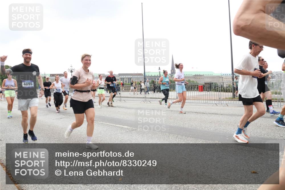 29.06.2025 - hella hamburg halbmarathon Lena Gebhardt http://msf.ph/oto/8330249 29.06.2025 10:47:30 Lombardsbrücke 4895, 1523, 14517, 2555, 1045, 1185, 1434, 1463, 1523, 1593, 1607, 1639, 1704, 1926, 1961, 2148, 2407, 2537, 2555, 2704, 2790, 2882, 2994, 3339, 4037, 4184, 4239, 4325, 4423, 4483, 4806, 4895, 4974, 4975, 5621, 5622, 5895, 6255, 6256, 6485, 6879, 6995, 7073, 7403, 7430, 7431, 7630, 7631, 7970, 8105, 8131, 8270, 8550, 8706, 8915, 8953, 8967, 9018, 9687, 10991, 11351, 11458, 11730, 11738, 11802, 11909, 12431 meine-sportfotos.de