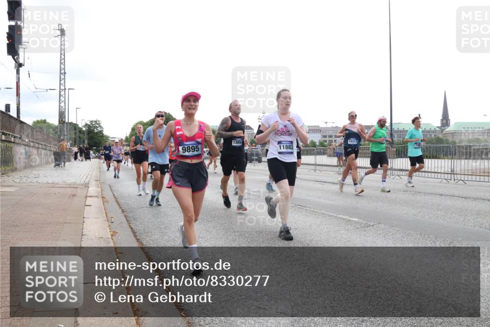 29.06.2025 - hella hamburg halbmarathon Lena Gebhardt http://msf.ph/oto/8330277 29.06.2025 10:37:54 Lombardsbrücke 3247, 9895, 13650, 11882, 18317, 1196, 1394, 1475, 1578, 1799, 1901, 1966, 1985, 2199, 2640, 2786, 2853, 3230, 3246, 3633, 3880, 4414, 4921, 5139, 5171, 5186, 5522, 5713, 5875, 6199, 6243, 6362, 6697, 6821, 6955, 7118, 7124, 7165, 7244, 7321, 7350, 7552, 7629, 7696, 7777, 7914, 8985, 9247, 9288, 9895, 10159, 10506, 10836, 11087, 11543, 12123, 12254, 12472, 12824, 16680, 17798 meine-sportfotos.de
