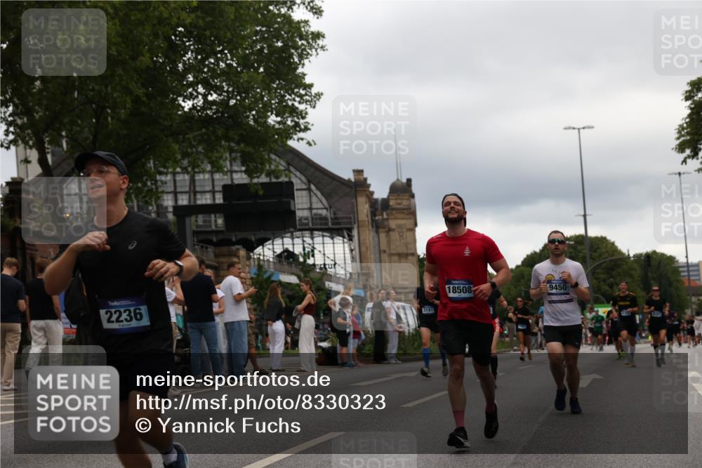 29.06.2025 - hella hamburg halbmarathon Yannick Fuchs http://msf.ph/oto/8330323 29.06.2025 10:51:40 20KM 1200, 1239, 1563, 1611, 2025, 2236, 2606, 2759, 2806, 2883, 3093, 3141, 3575, 4426, 4467, 4579, 4833, 5391, 6281, 6302, 6531, 6892, 7833, 9450, 9485, 10383, 10408, 10599, 12144, 12509, 12773, 13465, 13664, 15189, 15217, 15229, 15349, 16418, 16517, 17455, 17543, 18508, 18762 meine-sportfotos.de