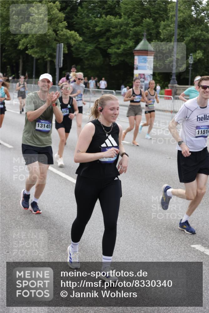 29.06.2025 - hella hamburg halbmarathon Jannik Wohlers http://msf.ph/oto/8330340 29.06.2025 10:40:13 Lombardsbrücke 1075, 1323, 2042, 2173, 2206, 2762, 2763, 3121, 3293, 3306, 3432, 4044, 4411, 4612, 4906, 4972, 5059, 5702, 6076, 6163, 6229, 6278, 6280, 7956, 8053, 8054, 8378, 8391, 8739, 9000, 9468, 9946, 10166, 10920, 10940, 11513, 11514, 12692, 12699, 12981, 13145, 13773, 14341, 15154, 15905, 15933, 16085, 16955, 17267, 17959, 18110, 18213, 18353, 18490, 18771, 18946, 19168 meine-sportfotos.de