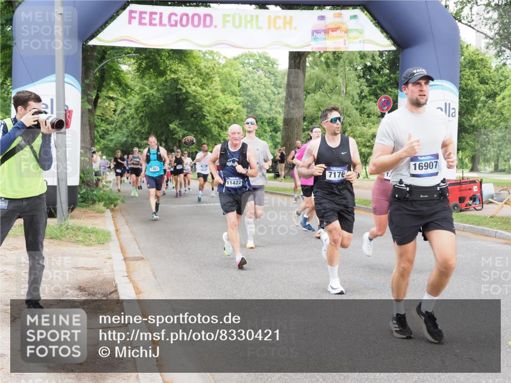 29.06.2025 - hella hamburg halbmarathon MichiJ http://msf.ph/oto/8330421 29.06.2025 10:38:05 Zwischen KM18-KM19 1461, 1466, 1817, 2411, 2823, 4346, 5087, 5336, 7176, 7224, 7583, 8689, 10057, 10371, 11422, 12235, 12450, 12545, 13051, 13609, 16653, 16732, 16907, 18884, 19007 meine-sportfotos.de