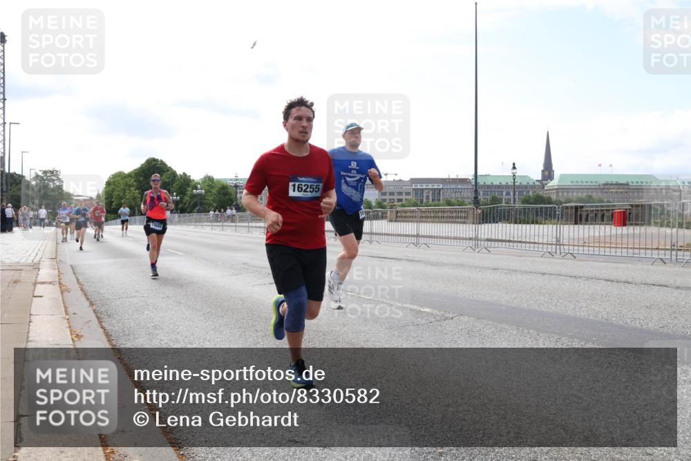 29.06.2025 - hella hamburg halbmarathon Lena Gebhardt http://msf.ph/oto/8330582 29.06.2025 10:13:07 Lombardsbrücke 17699, 16255, 1007, 1020, 1051, 1747, 1851, 1859, 1939, 2531, 2891, 2942, 2961, 3218, 3360, 3728, 3729, 4187, 4532, 5150, 6207, 6489, 7346, 7873, 7907, 8398, 8405, 8913, 8917, 9141, 9527, 10067, 10402, 11025, 11720, 12456, 12492, 14404, 14869, 15012, 15531, 15922, 16030, 16255, 16323, 16437, 16826, 16911, 17061, 17474, 17699, 17988, 17994, 18048, 18320, 18530, 18732 meine-sportfotos.de