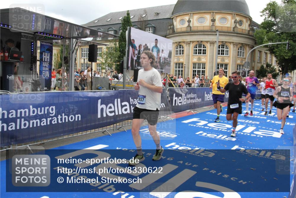 29.06.2025 - hella hamburg halbmarathon Michael Strokosch http://msf.ph/oto/8330622 29.06.2025 10:49:44 Ziel 2504, 2706, 2937, 3060, 3543, 5894, 5978, 6115, 7332, 9463, 9551, 9619, 9723, 11977, 13159, 14794, 16843, 16877, 17282, 18058, 18451, 18926 meine-sportfotos.de