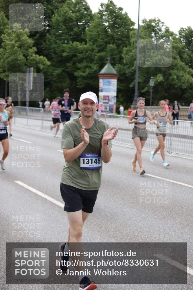 29.06.2025 - hella hamburg halbmarathon Jannik Wohlers http://msf.ph/oto/8330631 29.06.2025 10:40:14 Lombardsbrücke 1075, 1323, 2042, 2173, 2206, 2299, 2762, 2763, 3121, 3293, 3306, 3432, 4044, 4411, 4612, 4906, 4972, 5059, 5702, 6163, 6229, 6278, 6280, 6289, 7956, 8053, 8054, 8378, 8391, 8739, 9000, 9468, 9946, 10166, 10920, 10940, 11513, 11514, 12610, 12692, 12699, 12981, 13145, 13773, 14341, 15154, 15905, 15933, 16085, 16955, 17267, 17959, 18353, 18490, 18771, 18946, 19168 meine-sportfotos.de
