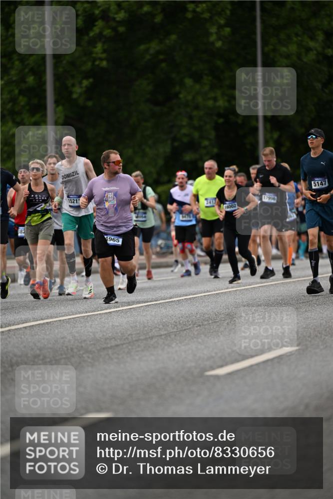 29.06.2025 - hella hamburg halbmarathon Dr. Thomas Lammeyer http://msf.ph/oto/8330656 29.06.2025 10:39:44 Kennedybrücke 2198, 2412, 2787, 3170, 3828, 3958, 4333, 4696, 4703, 4965, 5147, 6029, 6189, 6365, 6379, 6397, 6471, 6867, 8249, 8296, 8567, 9470, 9803, 9819, 10358, 10360, 10565, 10652, 11233, 11320, 11359 meine-sportfotos.de