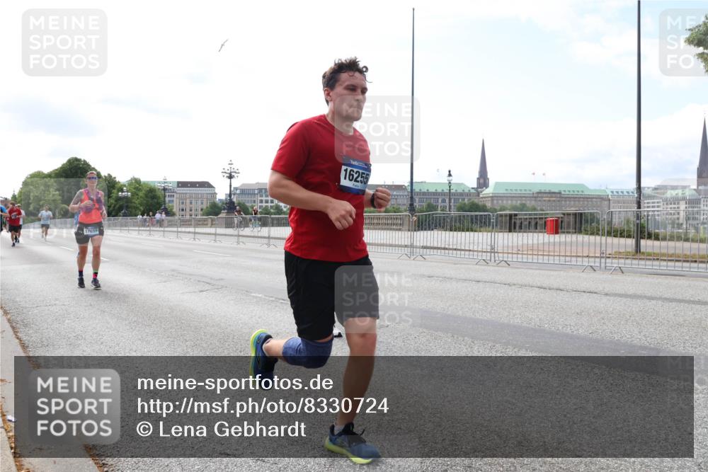 29.06.2025 - hella hamburg halbmarathon Lena Gebhardt http://msf.ph/oto/8330724 29.06.2025 10:13:07 Lombardsbrücke 17699, 16255, 1007, 1020, 1051, 1747, 1851, 1859, 1939, 2531, 2891, 2942, 2961, 3218, 3360, 3728, 3729, 4187, 4532, 5150, 6207, 6489, 7346, 7873, 7907, 8398, 8405, 8913, 8917, 9141, 9527, 10067, 10402, 11025, 11720, 12456, 12492, 14404, 14869, 15012, 15531, 15922, 16030, 16255, 16323, 16437, 16826, 16911, 17061, 17474, 17699, 17988, 17994, 18048, 18320, 18530, 18732 meine-sportfotos.de