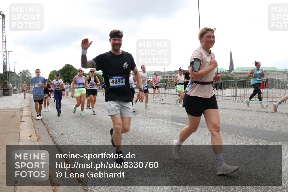 29.06.2025 - hella hamburg halbmarathon Lena Gebhardt http://msf.ph/oto/8330760 29.06.2025 10:47:30 Lombardsbrücke 7631, 1444, 7630, 4182, 184, 4, 4895, 23, 1045, 1185, 1434, 1463, 1523, 1593, 1607, 1639, 1704, 1926, 1961, 2148, 2407, 2537, 2555, 2704, 2790, 2882, 2994, 3339, 4037, 4184, 4239, 4325, 4423, 4483, 4806, 4895, 4974, 4975, 5621, 5622, 5895, 6255, 6256, 6485, 6879, 6995, 7073, 7403, 7430, 7431, 7630, 7631, 7970, 8105, 8131, 8270, 8550, 8706, 8915, 8953, 8967, 9018, 9687, 10991, 11351, 11458, 11730, 11738, 11802, 11909, 12431 meine-sportfotos.de
