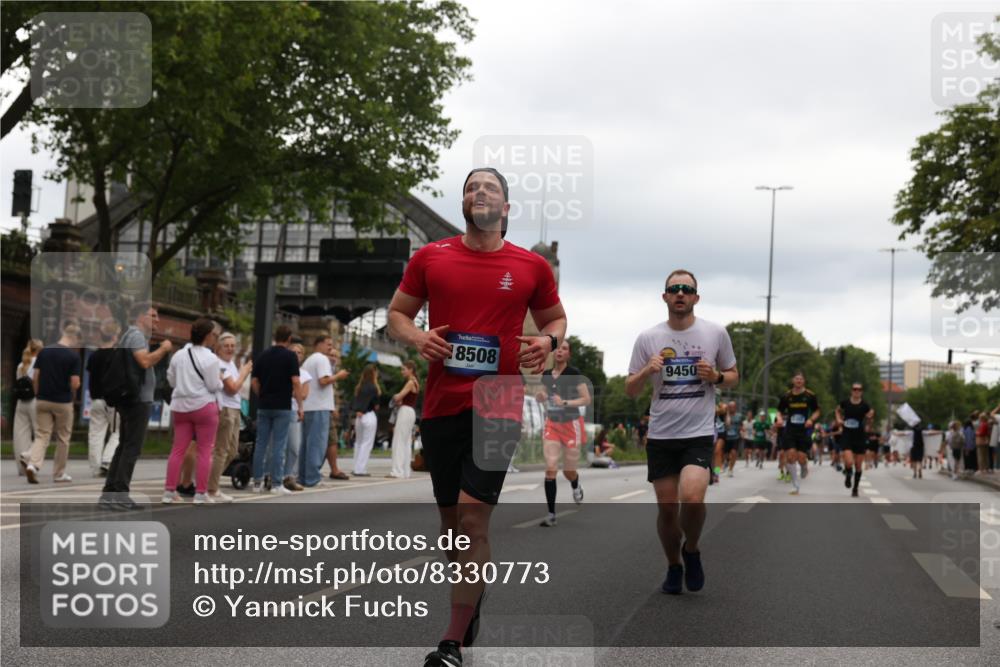 29.06.2025 - hella hamburg halbmarathon Yannick Fuchs http://msf.ph/oto/8330773 29.06.2025 10:51:41 20KM 1200, 1239, 1563, 1611, 2025, 2236, 2606, 2759, 2806, 2883, 3093, 3141, 3575, 4426, 4467, 4579, 4833, 5391, 6281, 6302, 6531, 6892, 7833, 9450, 9485, 10383, 10408, 10599, 12144, 12509, 13465, 13664, 15217, 15229, 15349, 16517, 17455, 17543, 18508, 18762, 18891 meine-sportfotos.de