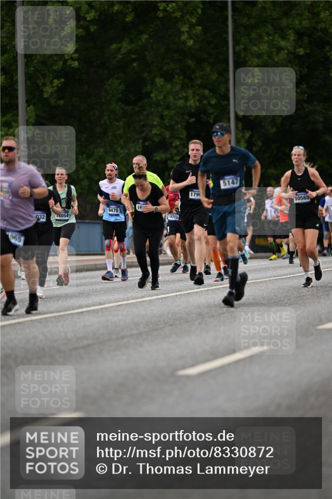29.06.2025 - hella hamburg halbmarathon Dr. Thomas Lammeyer http://msf.ph/oto/8330872 29.06.2025 10:39:45 Kennedybrücke 2198, 2412, 2787, 3170, 3828, 3958, 4333, 4696, 4703, 4965, 5147, 6029, 6189, 6365, 6379, 6397, 6471, 6867, 8249, 8296, 8567, 9470, 9803, 9819, 10358, 10360, 10565, 10652, 11233, 11320, 11359 meine-sportfotos.de