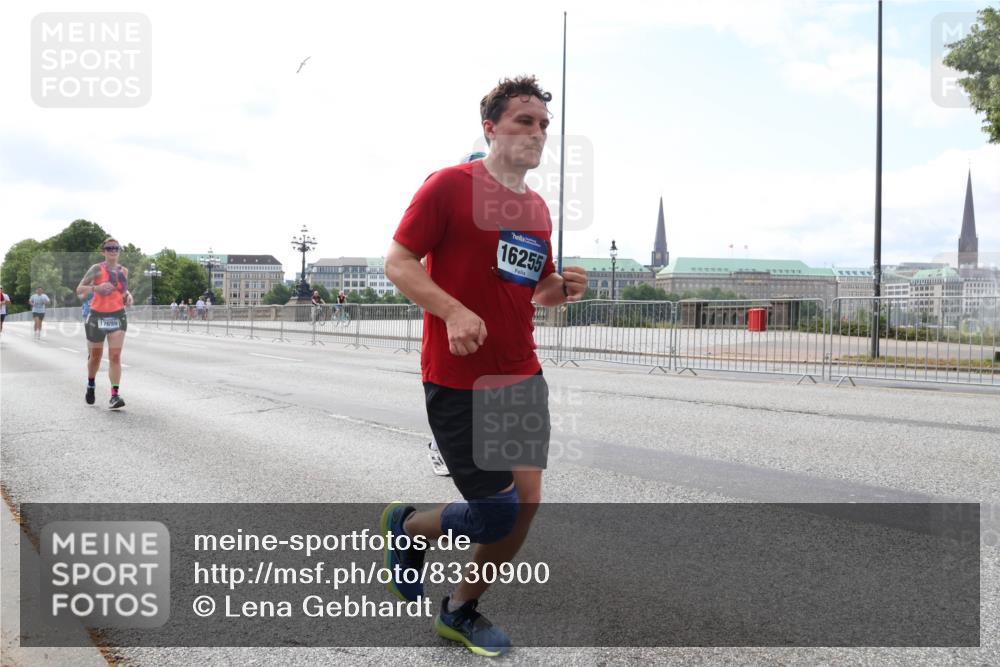 29.06.2025 - hella hamburg halbmarathon Lena Gebhardt http://msf.ph/oto/8330900 29.06.2025 10:13:07 Lombardsbrücke 17699, 16255, 1007, 1020, 1051, 1747, 1851, 1859, 1939, 2531, 2891, 2942, 2961, 3218, 3360, 3728, 3729, 4187, 4532, 5150, 6207, 6489, 7346, 7873, 7907, 8398, 8405, 8913, 8917, 9141, 9527, 10067, 10402, 11025, 11720, 12456, 12492, 14404, 14869, 15012, 15531, 15922, 16030, 16255, 16323, 16437, 16826, 16911, 17061, 17474, 17699, 17988, 17994, 18048, 18320, 18530, 18732 meine-sportfotos.de