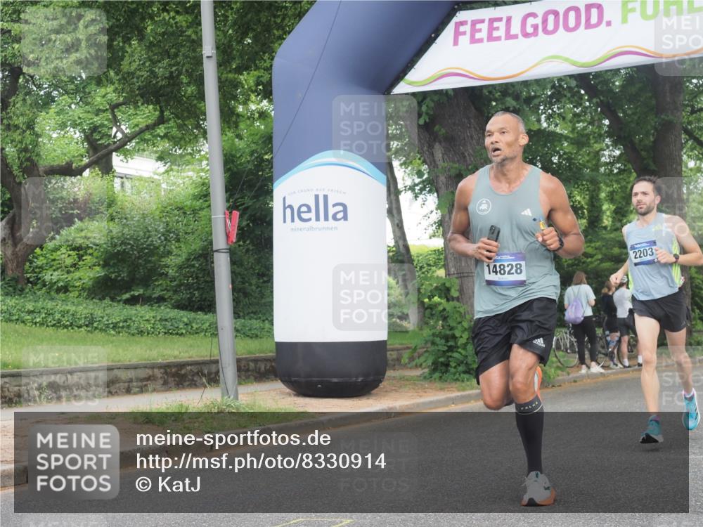 29.06.2025 - hella hamburg halbmarathon KatJ http://msf.ph/oto/8330914 29.06.2025 10:17:21 Zwischen KM18-KM19 2203 meine-sportfotos.de
