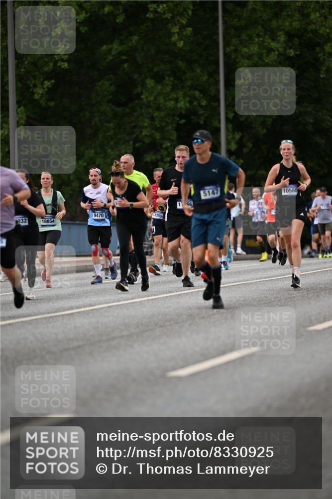 29.06.2025 - hella hamburg halbmarathon Dr. Thomas Lammeyer http://msf.ph/oto/8330925 29.06.2025 10:39:45 Kennedybrücke 2198, 2412, 2787, 3170, 3828, 3958, 4333, 4696, 4703, 4965, 5147, 6029, 6189, 6365, 6379, 6397, 6471, 6867, 8249, 8296, 8567, 9470, 9803, 9819, 10358, 10360, 10565, 10652, 11233, 11320, 11359 meine-sportfotos.de