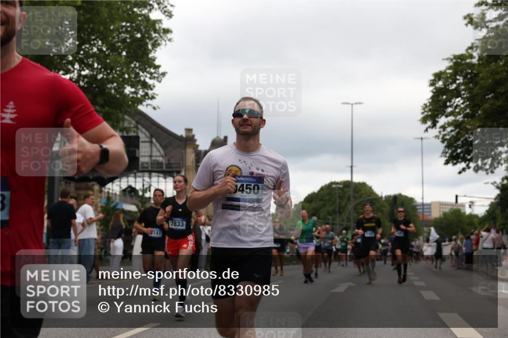 29.06.2025 - hella hamburg halbmarathon Yannick Fuchs http://msf.ph/oto/8330985 29.06.2025 10:51:41 20KM 1200, 1239, 1563, 1611, 2025, 2236, 2606, 2759, 2806, 2883, 3093, 3141, 3575, 4426, 4467, 4579, 4833, 5391, 6281, 6302, 6531, 6892, 7833, 9450, 9485, 10383, 10408, 10599, 12144, 12509, 13465, 13664, 15217, 15229, 15349, 16517, 17455, 17543, 18508, 18762, 18891 meine-sportfotos.de