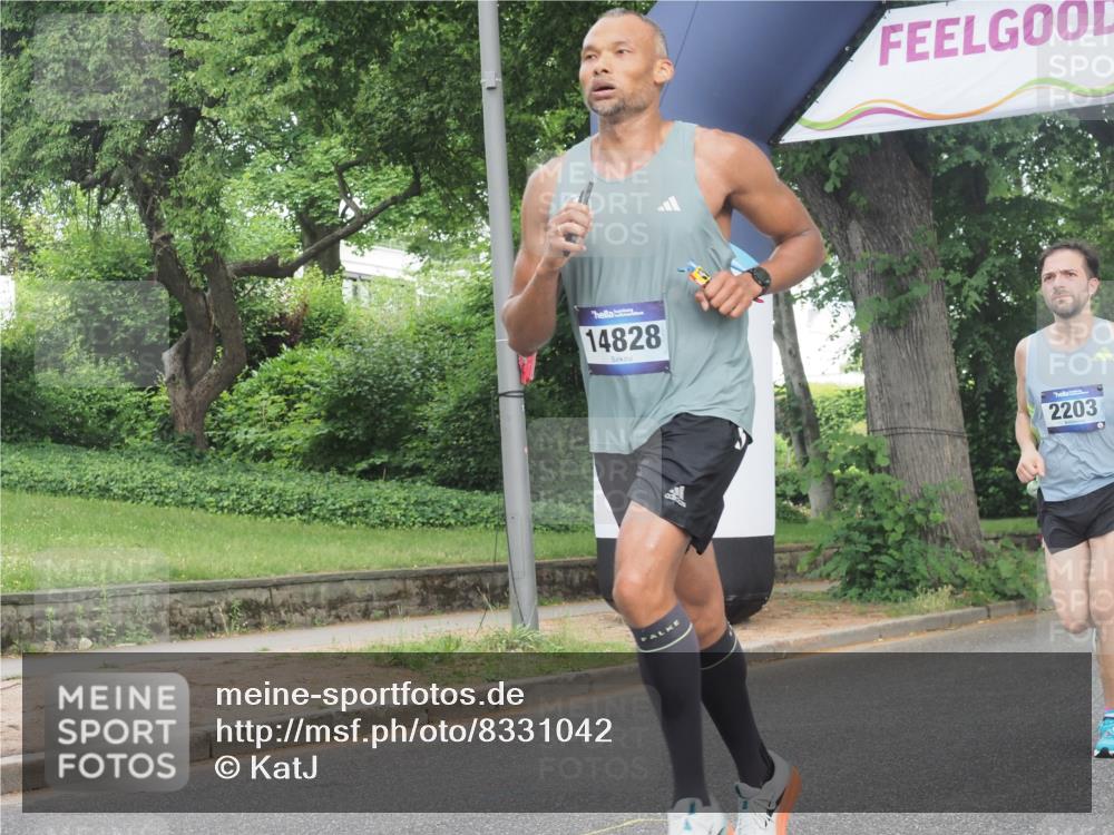 29.06.2025 - hella hamburg halbmarathon KatJ http://msf.ph/oto/8331042 29.06.2025 10:17:21 Zwischen KM18-KM19 2203 meine-sportfotos.de