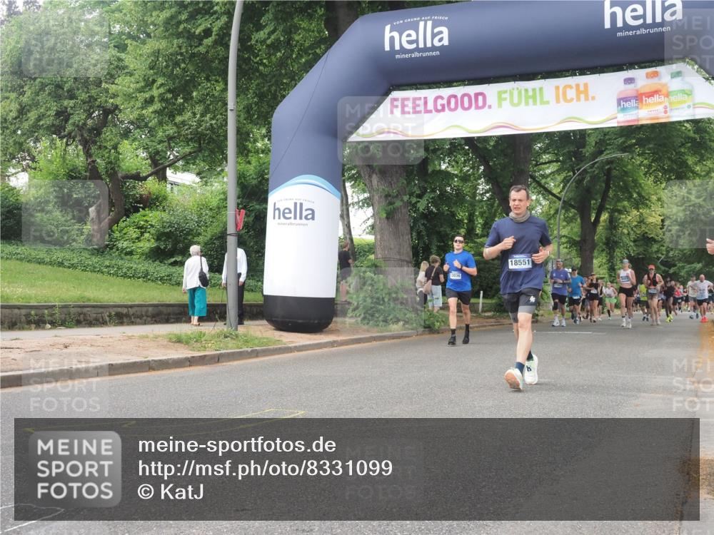 29.06.2025 - hella hamburg halbmarathon KatJ http://msf.ph/oto/8331099 29.06.2025 10:47:09 Zwischen KM18-KM19 2167, 5272, 8749 meine-sportfotos.de