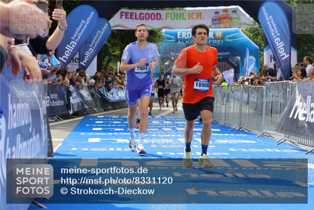 29.06.2025 - hella hamburg halbmarathon Strokosch-Dieckow http://msf.ph/oto/8331120 29.06.2025 10:34:12 Ziel 1080, 3005, 7884, 7901, 9376, 11202, 13066, 14784, 17751, 18906 meine-sportfotos.de