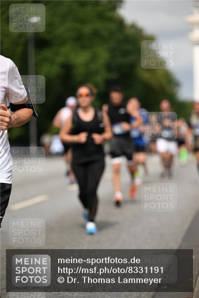 29.06.2025 - hella hamburg halbmarathon Dr. Thomas Lammeyer http://msf.ph/oto/8331191 29.06.2025 10:17:42 Kennedybrücke 1194, 1747, 1939, 2055, 2359, 2721, 2891, 2904, 2987, 4001, 4032, 4795, 4962, 5232, 5631, 5719, 6207, 7460, 7462, 7913, 8673, 9612, 9631, 9886, 10442, 10443 meine-sportfotos.de