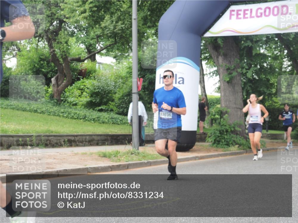 29.06.2025 - hella hamburg halbmarathon KatJ http://msf.ph/oto/8331234 29.06.2025 10:47:11 Zwischen KM18-KM19 5272, 8749 meine-sportfotos.de