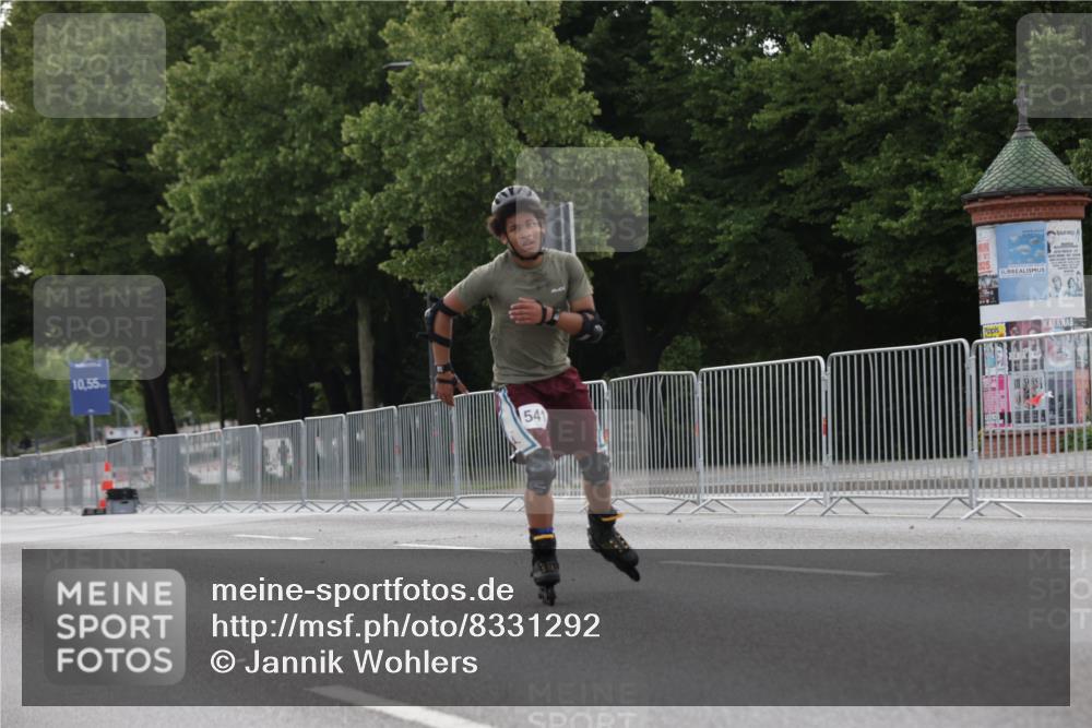 29.06.2025 - hella hamburg halbmarathon Jannik Wohlers http://msf.ph/oto/8331292 29.06.2025 09:01:18 Lombardsbrücke  meine-sportfotos.de