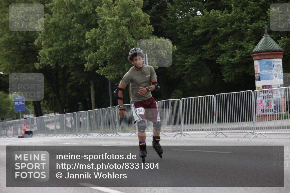 29.06.2025 - hella hamburg halbmarathon Jannik Wohlers http://msf.ph/oto/8331304 29.06.2025 09:01:19 Lombardsbrücke  meine-sportfotos.de
