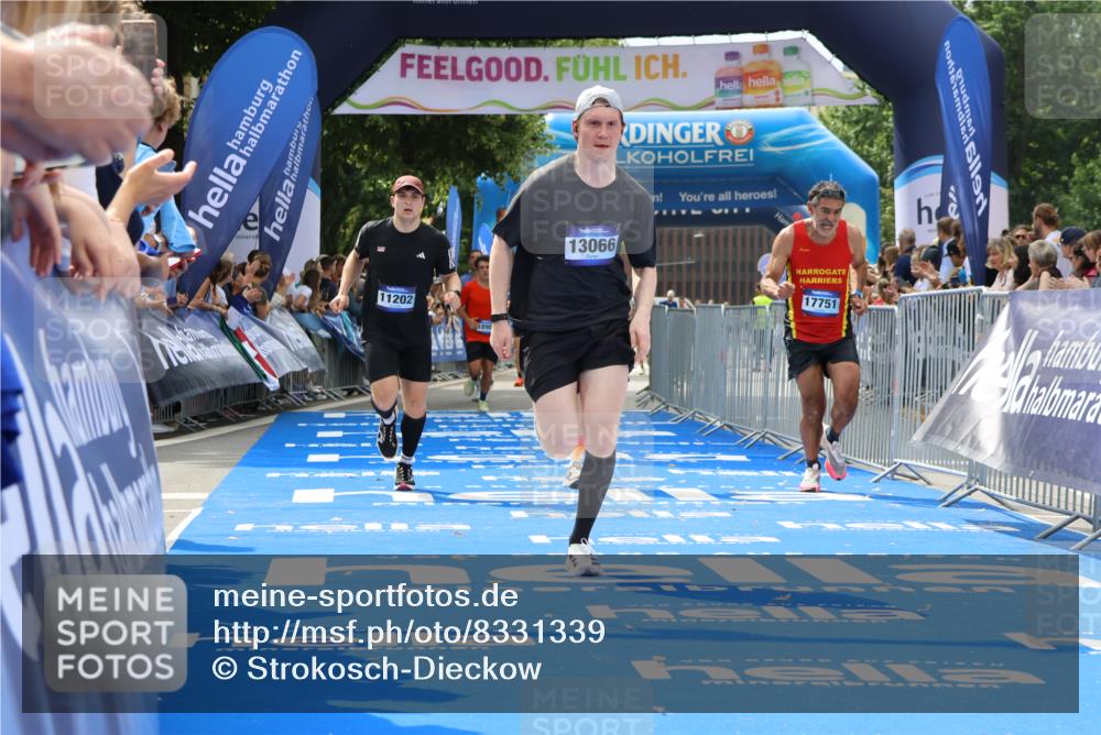 29.06.2025 - hella hamburg halbmarathon Strokosch-Dieckow http://msf.ph/oto/8331339 29.06.2025 10:34:06 Ziel 7884, 7901, 9345, 9376, 11019, 11202, 11227, 13066, 13493, 13494, 14448, 15268, 16724, 17751, 17877, 18906 meine-sportfotos.de