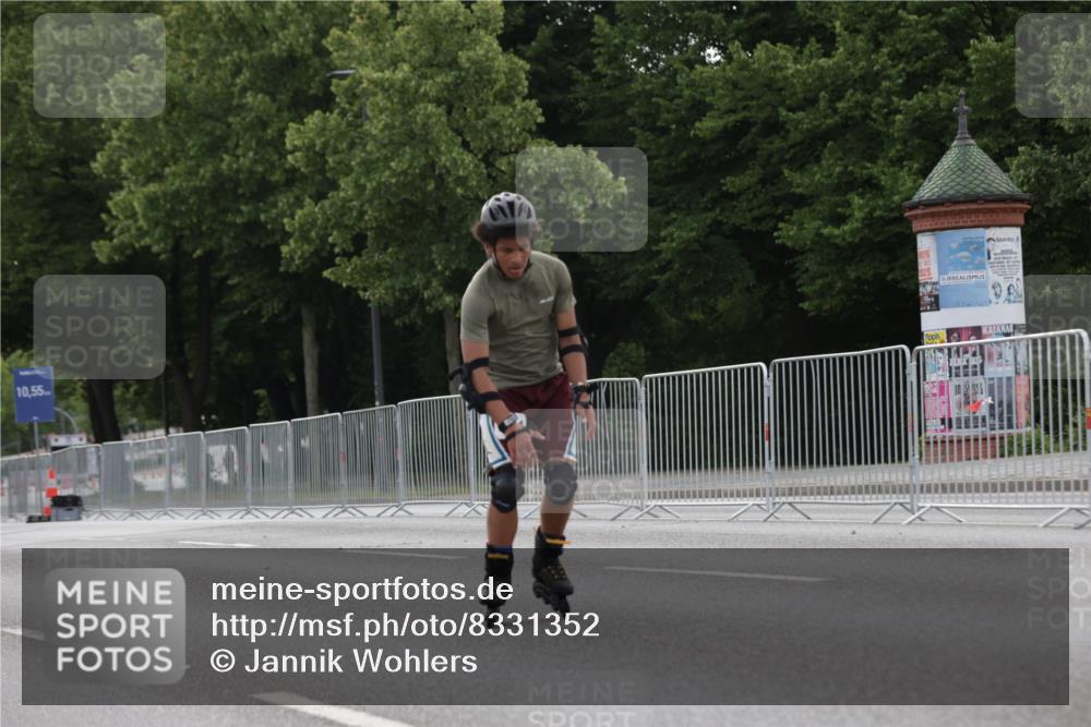 29.06.2025 - hella hamburg halbmarathon Jannik Wohlers http://msf.ph/oto/8331352 29.06.2025 09:01:19 Lombardsbrücke  meine-sportfotos.de