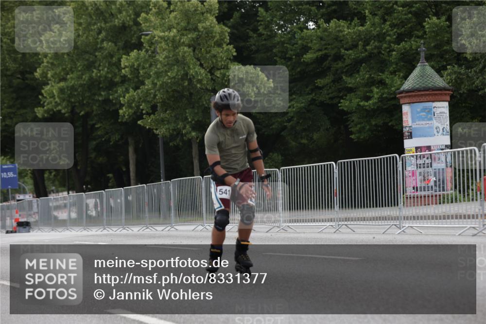 29.06.2025 - hella hamburg halbmarathon Jannik Wohlers http://msf.ph/oto/8331377 29.06.2025 09:01:19 Lombardsbrücke  meine-sportfotos.de