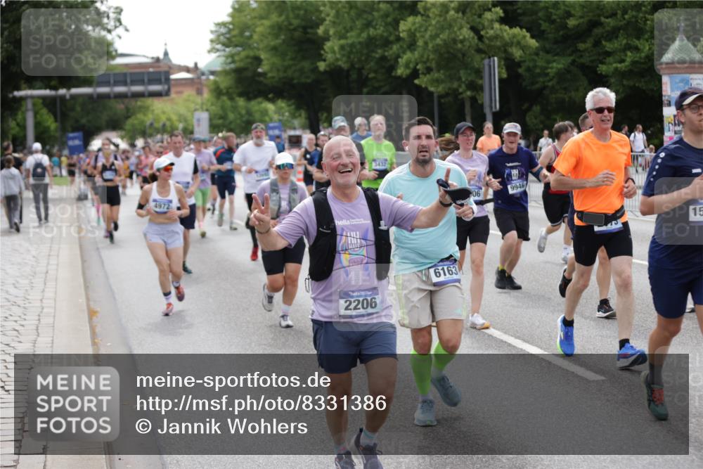 29.06.2025 - hella hamburg halbmarathon Jannik Wohlers http://msf.ph/oto/8331386 29.06.2025 10:40:18 Lombardsbrücke 1075, 1323, 2042, 2173, 2206, 2299, 2762, 2763, 3121, 3306, 3432, 3694, 4044, 4411, 4612, 4906, 4972, 5059, 5753, 6163, 6278, 6280, 6289, 7293, 7956, 8053, 8054, 8378, 8429, 8430, 8739, 9000, 9437, 9946, 10166, 10920, 10940, 11513, 11514, 11686, 12191, 12610, 12692, 12699, 13145, 13773, 15154, 15905, 15933, 16028, 16085, 16449, 16450, 16955, 17267, 17959, 18490, 18946, 19087, 19168 meine-sportfotos.de