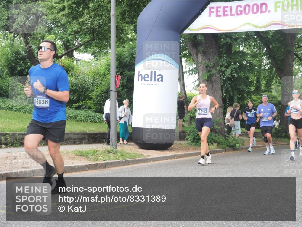 29.06.2025 - hella hamburg halbmarathon KatJ http://msf.ph/oto/8331389 29.06.2025 10:47:12 Zwischen KM18-KM19 5272, 8749 meine-sportfotos.de