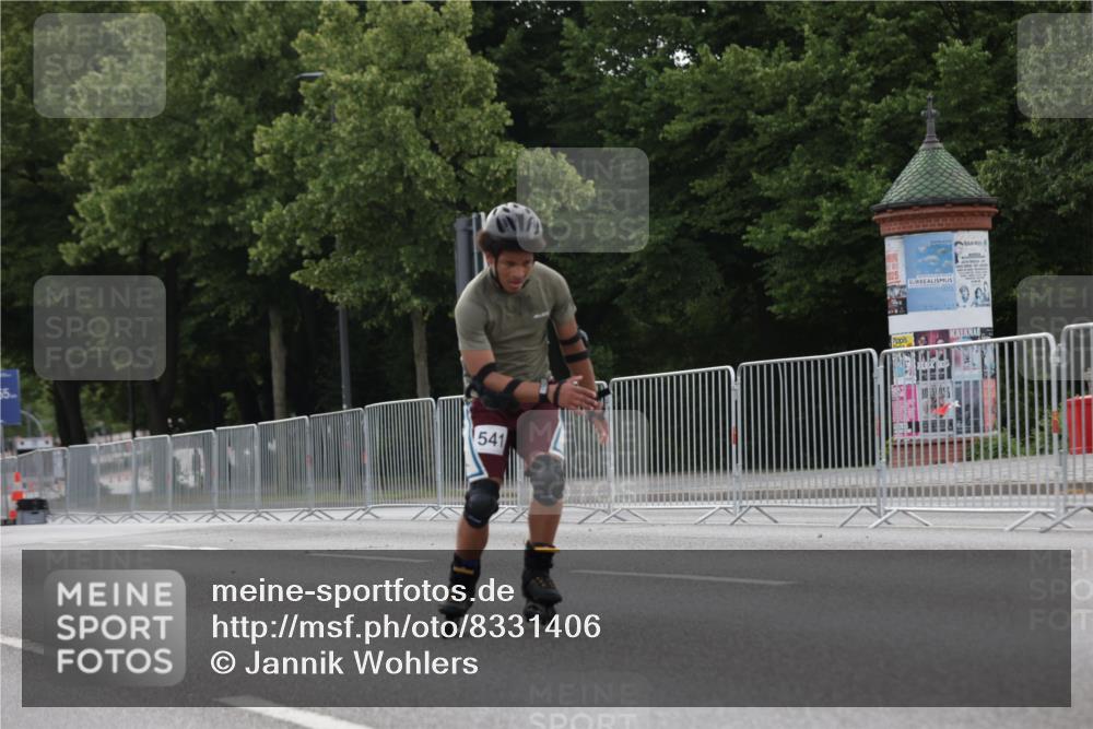 29.06.2025 - hella hamburg halbmarathon Jannik Wohlers http://msf.ph/oto/8331406 29.06.2025 09:01:19 Lombardsbrücke  meine-sportfotos.de