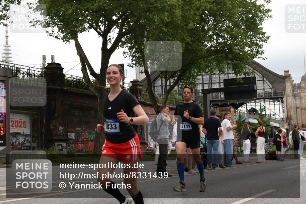 29.06.2025 - hella hamburg halbmarathon Yannick Fuchs http://msf.ph/oto/8331439 29.06.2025 10:51:43 20KM 1200, 1611, 2025, 2236, 2606, 2759, 2806, 2883, 2907, 3093, 3141, 3575, 4426, 4467, 4579, 4833, 5391, 6281, 6302, 6531, 6595, 6892, 7833, 9450, 9485, 10599, 12144, 12509, 13465, 13664, 15217, 15229, 16517, 17415, 17455, 17543, 18508, 18762, 18891 meine-sportfotos.de