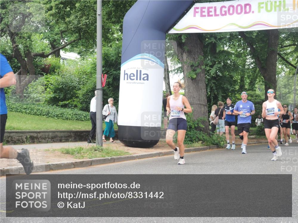 29.06.2025 - hella hamburg halbmarathon KatJ http://msf.ph/oto/8331442 29.06.2025 10:47:12 Zwischen KM18-KM19 5272, 8749 meine-sportfotos.de