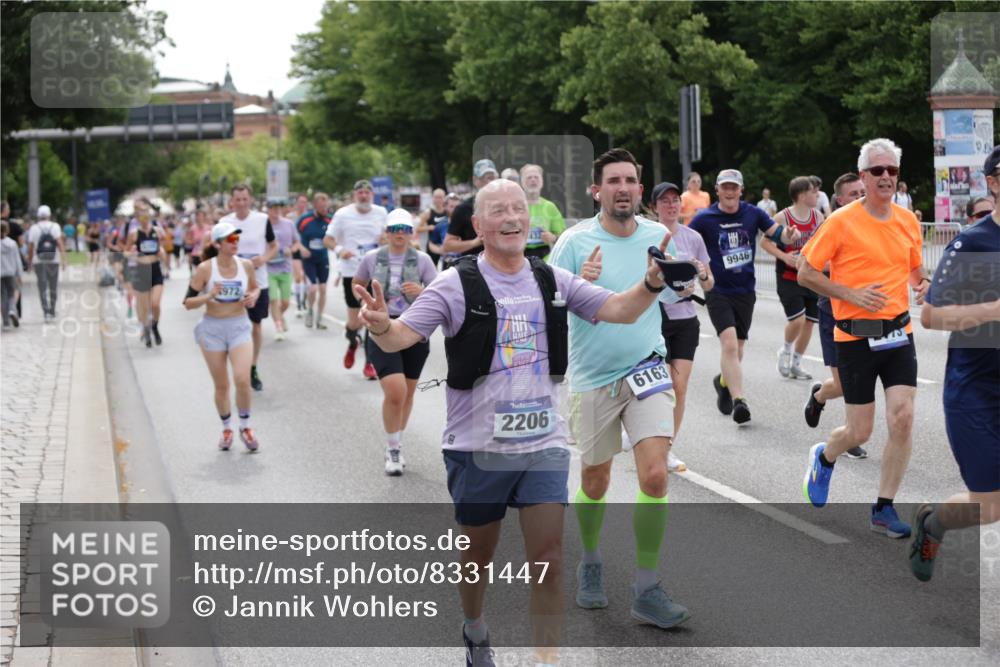 29.06.2025 - hella hamburg halbmarathon Jannik Wohlers http://msf.ph/oto/8331447 29.06.2025 10:40:18 Lombardsbrücke 1075, 1323, 2042, 2173, 2206, 2299, 2762, 2763, 3121, 3306, 3432, 3694, 4044, 4411, 4612, 4906, 4972, 5059, 5753, 6163, 6278, 6280, 6289, 7293, 7956, 8053, 8054, 8378, 8429, 8430, 8739, 9000, 9437, 9946, 10166, 10920, 10940, 11513, 11514, 11686, 12191, 12610, 12692, 12699, 13145, 13773, 15154, 15905, 15933, 16028, 16085, 16449, 16450, 16955, 17267, 17959, 18490, 18946, 19087, 19168 meine-sportfotos.de