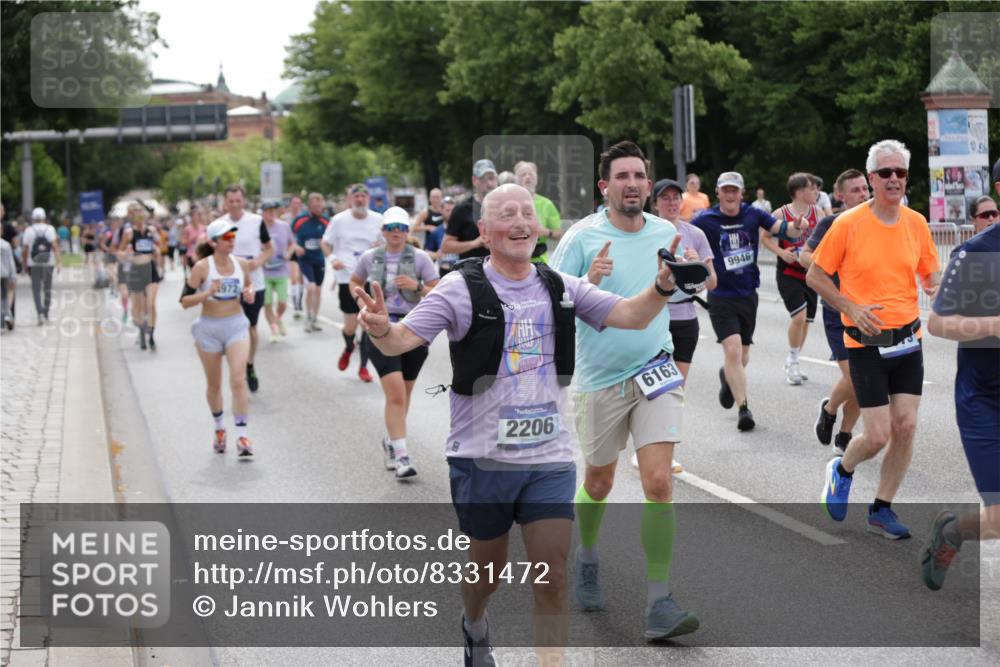 29.06.2025 - hella hamburg halbmarathon Jannik Wohlers http://msf.ph/oto/8331472 29.06.2025 10:40:18 Lombardsbrücke 1075, 1323, 2042, 2173, 2206, 2299, 2762, 2763, 3121, 3306, 3432, 3694, 4044, 4411, 4612, 4906, 4972, 5059, 5753, 6163, 6278, 6280, 6289, 7293, 7956, 8053, 8054, 8378, 8429, 8430, 8739, 9000, 9437, 9946, 10166, 10920, 10940, 11513, 11514, 11686, 12191, 12610, 12692, 12699, 13145, 13773, 15154, 15905, 15933, 16028, 16085, 16449, 16450, 16955, 17267, 17959, 18490, 18946, 19087, 19168 meine-sportfotos.de