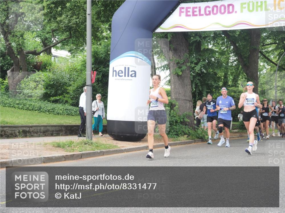 29.06.2025 - hella hamburg halbmarathon KatJ http://msf.ph/oto/8331477 29.06.2025 10:47:13 Zwischen KM18-KM19 5272, 8749 meine-sportfotos.de