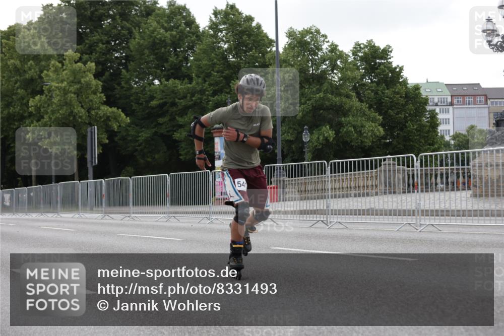 29.06.2025 - hella hamburg halbmarathon Jannik Wohlers http://msf.ph/oto/8331493 29.06.2025 09:01:20 Lombardsbrücke  meine-sportfotos.de
