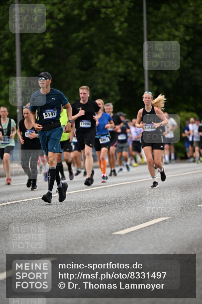29.06.2025 - hella hamburg halbmarathon Dr. Thomas Lammeyer http://msf.ph/oto/8331497 29.06.2025 10:39:47 Kennedybrücke 2198, 2412, 2787, 3170, 3828, 3958, 4333, 4696, 4703, 4965, 5147, 6029, 6189, 6365, 6397, 6471, 6867, 8249, 8296, 8567, 9470, 9803, 9819, 10358, 10360, 10565, 10652, 11233, 11359 meine-sportfotos.de