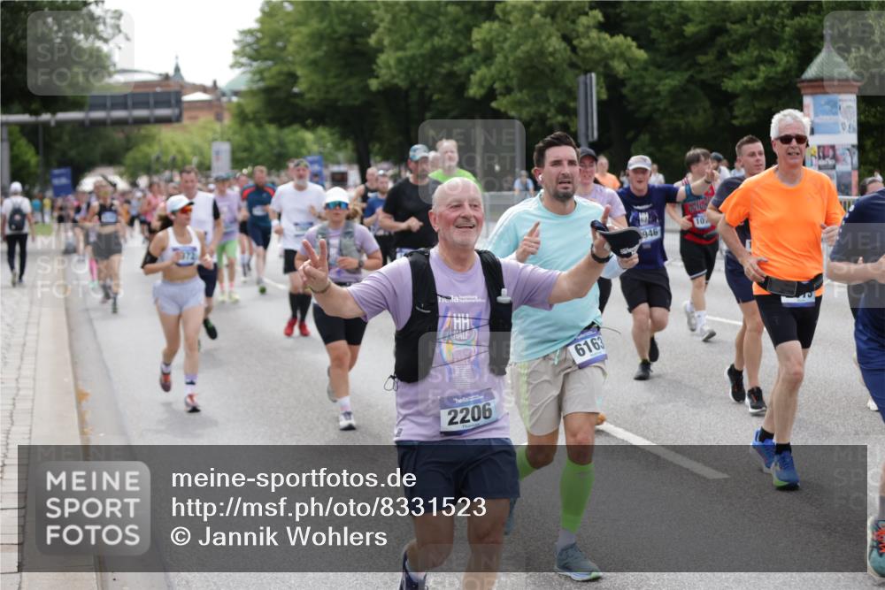 29.06.2025 - hella hamburg halbmarathon Jannik Wohlers http://msf.ph/oto/8331523 29.06.2025 10:40:18 Lombardsbrücke 1075, 1323, 2042, 2173, 2206, 2299, 2762, 2763, 3121, 3306, 3432, 3694, 4044, 4411, 4612, 4906, 4972, 5059, 5753, 6163, 6278, 6280, 6289, 7293, 7956, 8053, 8054, 8378, 8429, 8430, 8739, 9000, 9437, 9946, 10166, 10920, 10940, 11513, 11514, 11686, 12191, 12610, 12692, 12699, 13145, 13773, 15154, 15905, 15933, 16028, 16085, 16449, 16450, 16955, 17267, 17959, 18490, 18946, 19087, 19168 meine-sportfotos.de