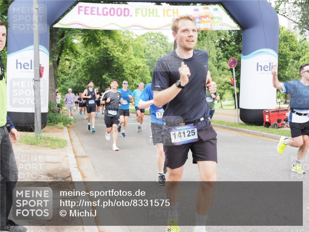 29.06.2025 - hella hamburg halbmarathon MichiJ http://msf.ph/oto/8331575 29.06.2025 10:38:14 Zwischen KM18-KM19 1750, 2207, 6795, 7312, 7952, 8117, 9869, 12527, 12624, 13701, 13799, 14125, 14361, 14838, 18182, 18451, 18657, 18658, 19053 meine-sportfotos.de