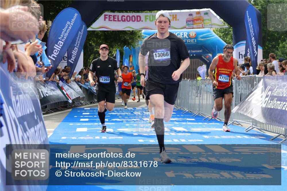 29.06.2025 - hella hamburg halbmarathon Strokosch-Dieckow http://msf.ph/oto/8331678 29.06.2025 10:34:06 Ziel 7884, 7901, 9345, 9376, 11019, 11202, 11227, 13066, 13493, 13494, 14448, 15268, 16724, 17751, 17877, 18906 meine-sportfotos.de