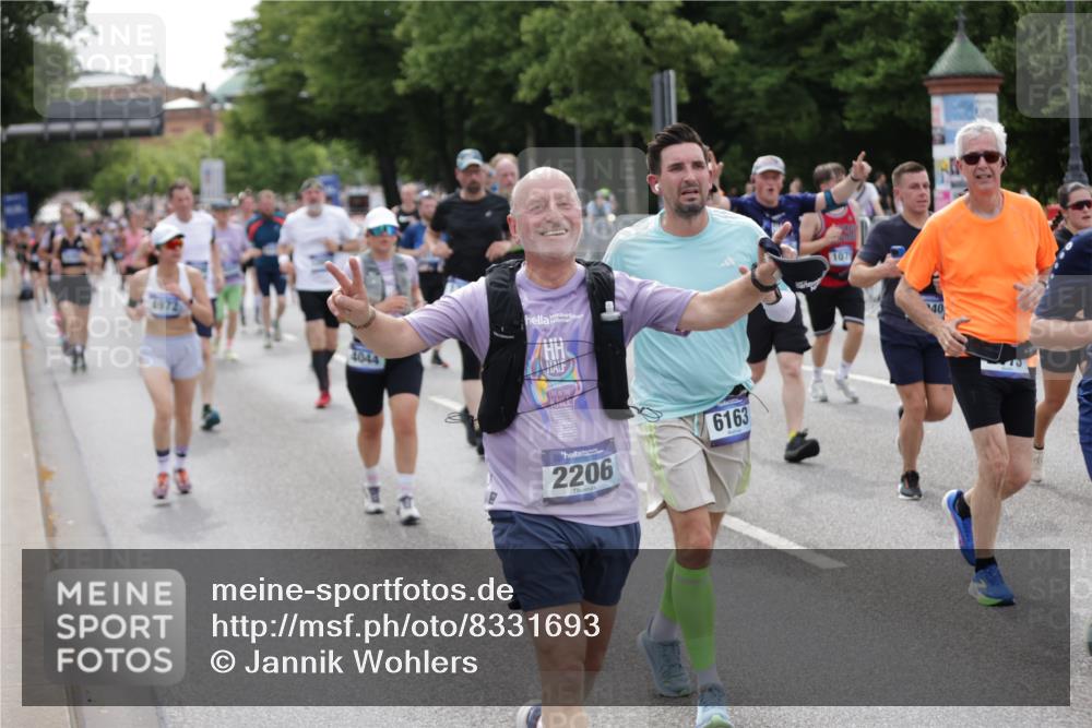 29.06.2025 - hella hamburg halbmarathon Jannik Wohlers http://msf.ph/oto/8331693 29.06.2025 10:40:19 Lombardsbrücke 1075, 1323, 2042, 2173, 2206, 2299, 2762, 2763, 2858, 3121, 3306, 3432, 3694, 4044, 4411, 4530, 4612, 4906, 4972, 5059, 5753, 6163, 6278, 6280, 6289, 7293, 7956, 8053, 8054, 8378, 8429, 8430, 8739, 9000, 9437, 9946, 10166, 10920, 10940, 11513, 11514, 11686, 12191, 12610, 12692, 12699, 13145, 13773, 15154, 15905, 15933, 16028, 16085, 16449, 16450, 17267, 17959, 18946, 19087, 19168 meine-sportfotos.de