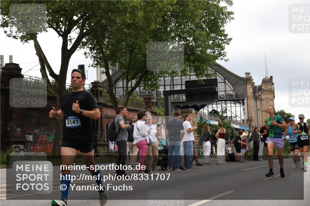 29.06.2025 - hella hamburg halbmarathon Yannick Fuchs http://msf.ph/oto/8331707 29.06.2025 10:51:44 20KM 1200, 1611, 2025, 2236, 2606, 2759, 2806, 2883, 2907, 3093, 3141, 3575, 4426, 4467, 4579, 4632, 4833, 5391, 6281, 6302, 6531, 6595, 6892, 7138, 7833, 9450, 9485, 10599, 12144, 13465, 14571, 15217, 15229, 16517, 17415, 17455, 17543, 18068, 18501, 18508, 18762, 18891 meine-sportfotos.de