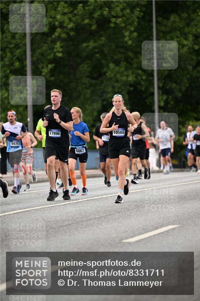 29.06.2025 - hella hamburg halbmarathon Dr. Thomas Lammeyer http://msf.ph/oto/8331711 29.06.2025 10:39:48 Kennedybrücke 2198, 2412, 2787, 3170, 3828, 3958, 4333, 4696, 4703, 4965, 5147, 6029, 6189, 6365, 6397, 6471, 6867, 8249, 8296, 8567, 9470, 9803, 9819, 10360, 10565, 10652, 11233, 11359 meine-sportfotos.de