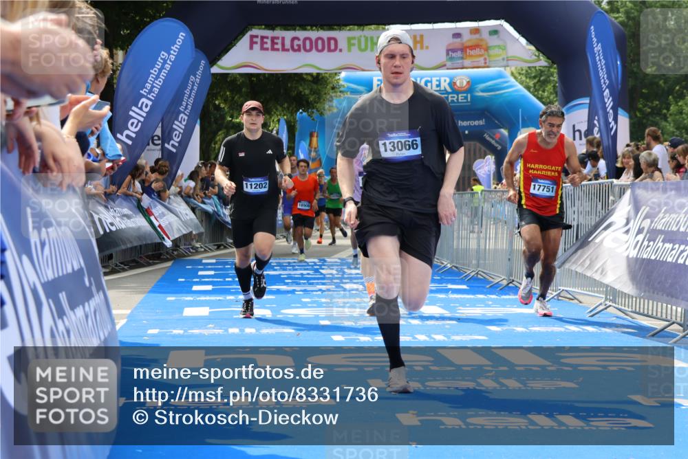 29.06.2025 - hella hamburg halbmarathon Strokosch-Dieckow http://msf.ph/oto/8331736 29.06.2025 10:34:06 Ziel 7884, 7901, 9345, 9376, 11019, 11202, 11227, 13066, 13493, 13494, 14448, 15268, 16724, 17751, 17877, 18906 meine-sportfotos.de