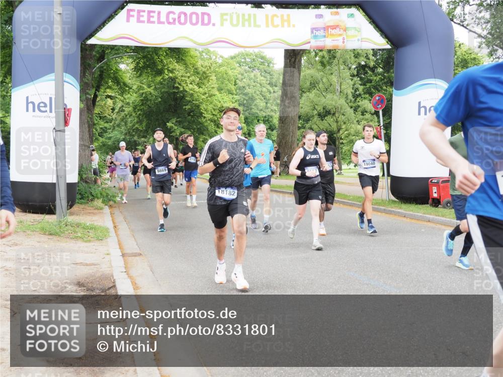 29.06.2025 - hella hamburg halbmarathon MichiJ http://msf.ph/oto/8331801 29.06.2025 10:38:15 Zwischen KM18-KM19 1750, 2207, 6795, 7312, 7952, 8117, 9869, 12527, 12624, 13701, 13799, 14125, 14361, 14838, 17179, 18182, 18657, 18658, 19040, 19053 meine-sportfotos.de