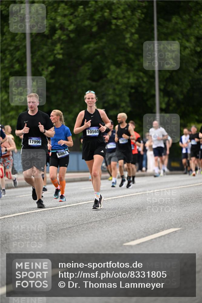 29.06.2025 - hella hamburg halbmarathon Dr. Thomas Lammeyer http://msf.ph/oto/8331805 29.06.2025 10:39:48 Kennedybrücke 2198, 2412, 2787, 3170, 3828, 3958, 4333, 4696, 4703, 4965, 5147, 6029, 6189, 6365, 6397, 6471, 6867, 8249, 8296, 8567, 9470, 9803, 9819, 10360, 10565, 10652, 11233, 11359 meine-sportfotos.de