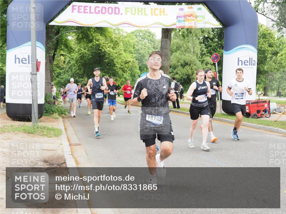 29.06.2025 - hella hamburg halbmarathon MichiJ http://msf.ph/oto/8331865 29.06.2025 10:38:16 Zwischen KM18-KM19 2207, 6795, 7312, 7952, 8117, 8313, 9869, 12527, 12624, 13701, 13799, 14125, 14361, 14562, 17179, 18182, 18657, 18658, 19040, 19053 meine-sportfotos.de